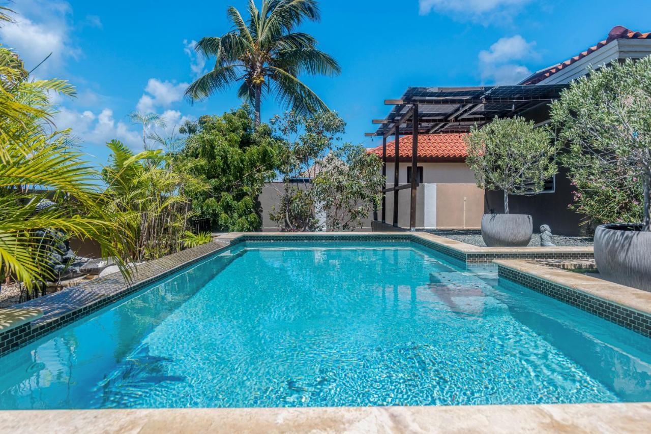 Lama Y Solo Unique Private Room Walking Distance To The Beach Palm Beach Eksteriør billede