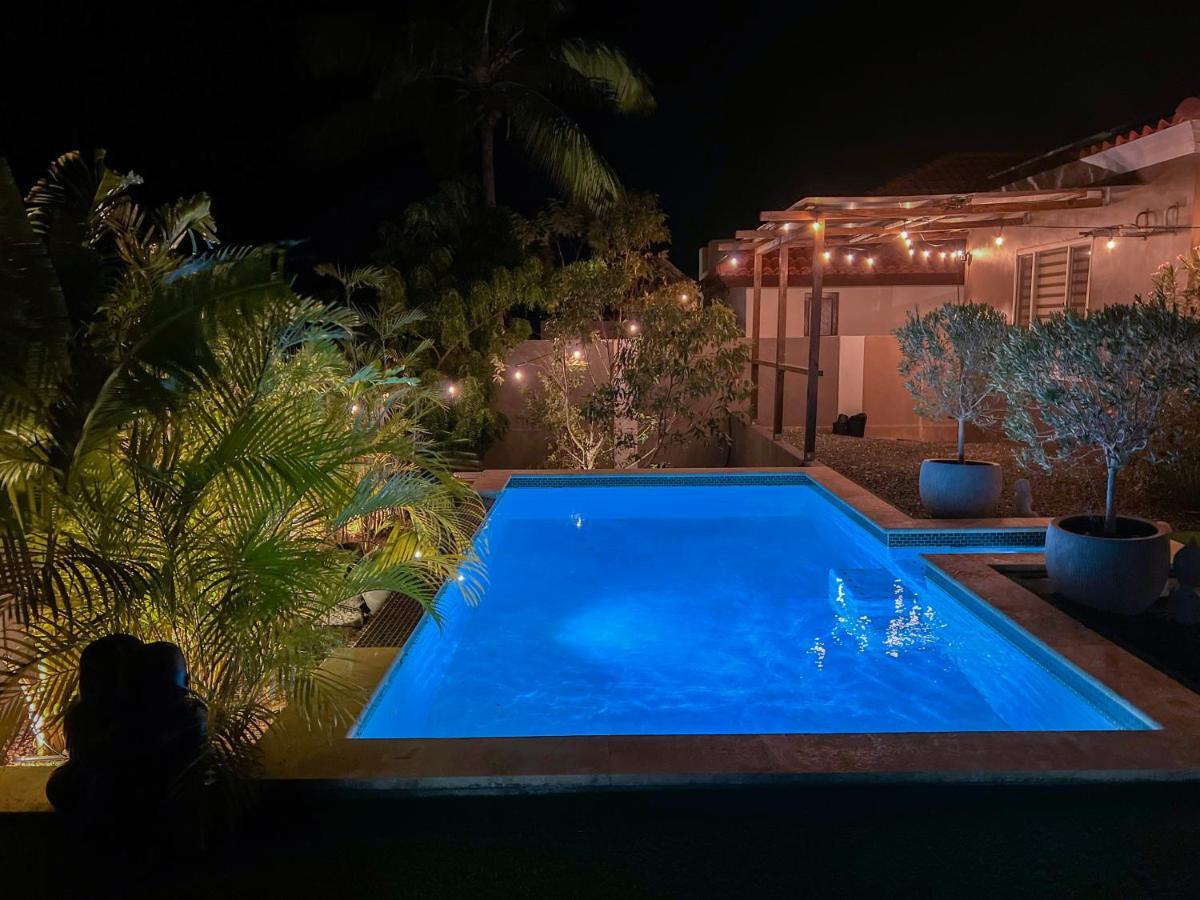 Lama Y Solo Unique Private Room Walking Distance To The Beach Palm Beach Eksteriør billede